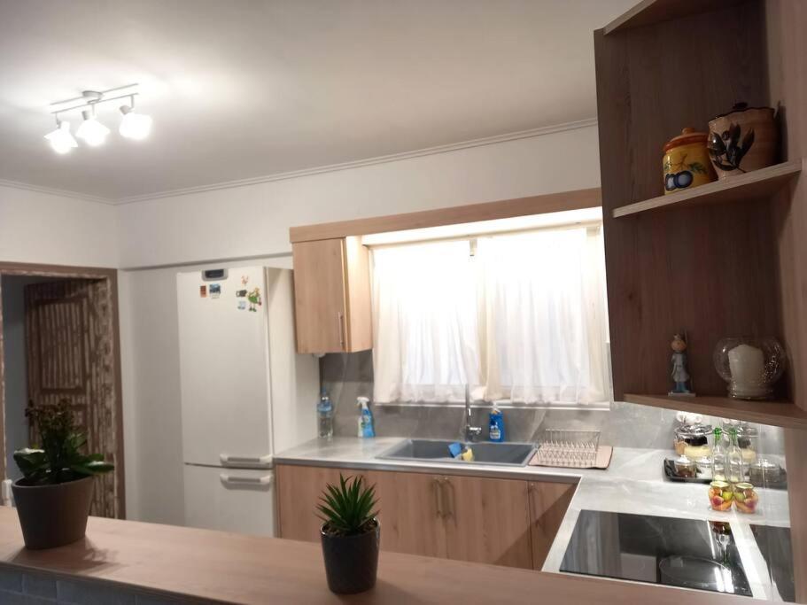 טריפוליס Άνετο Κεντρικό Διαμέρισμα Με 2 Υπνοδωμάτια מראה חיצוני תמונה