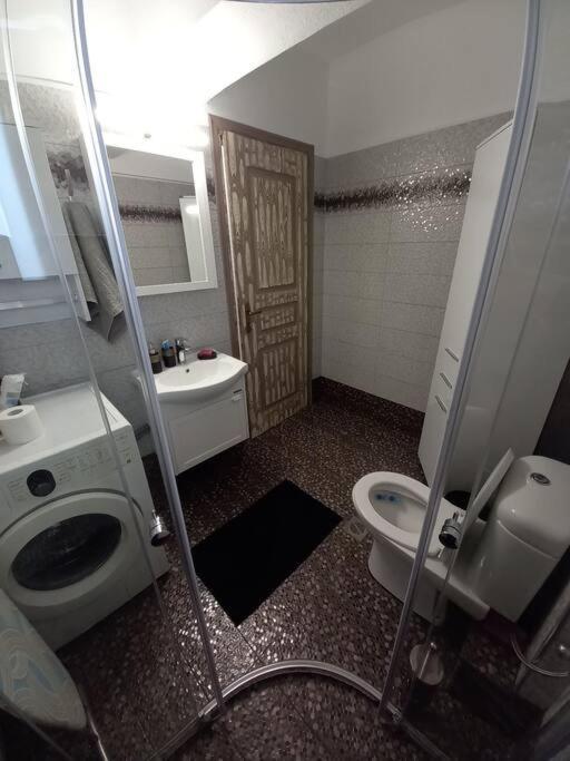 טריפוליס Άνετο Κεντρικό Διαμέρισμα Με 2 Υπνοδωμάτια מראה חיצוני תמונה